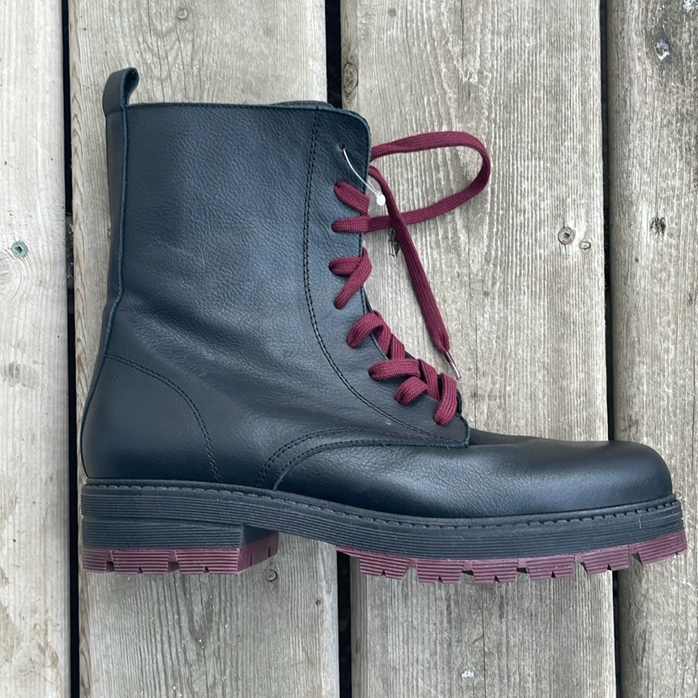 NEW without Tags Avellini Boots